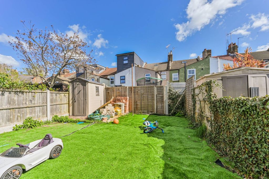 Property photo 3 of 11