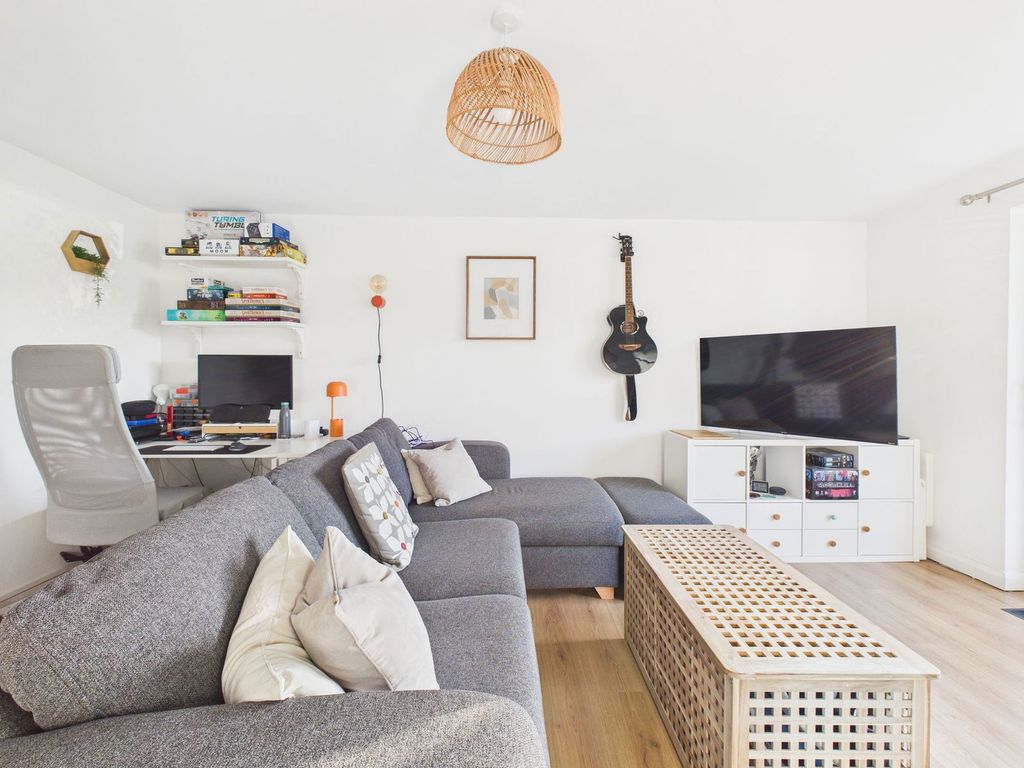 Property photo 3 of 9