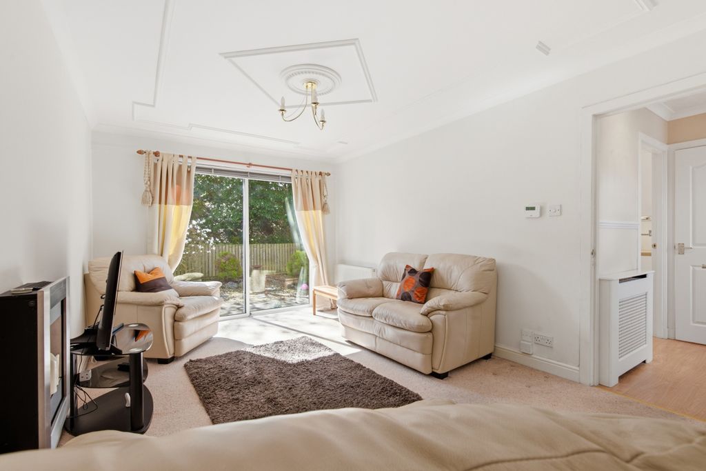 Property photo 3 of 25