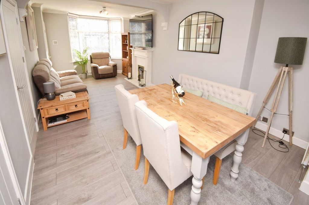 Property photo 2 of 23 Open Plan