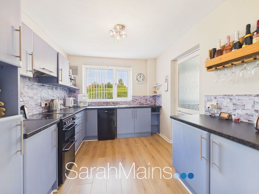 Property photo 2 of 15 Kitchen