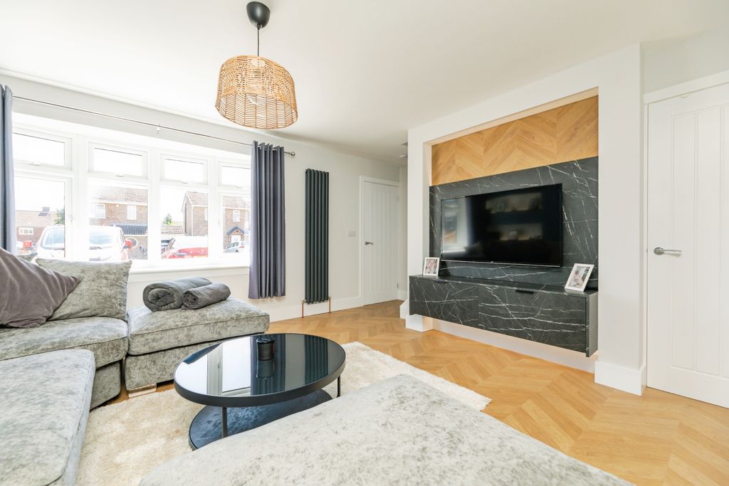 Property photo 2 of 20 2A8A5671