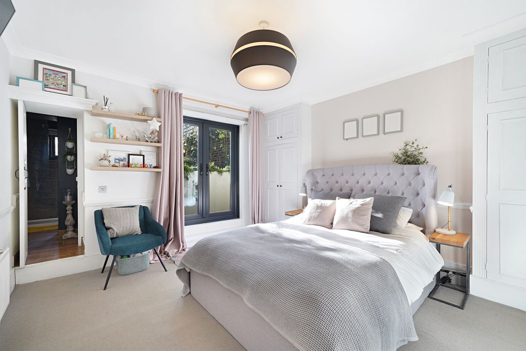 Property photo 3 of 8 Photo 21