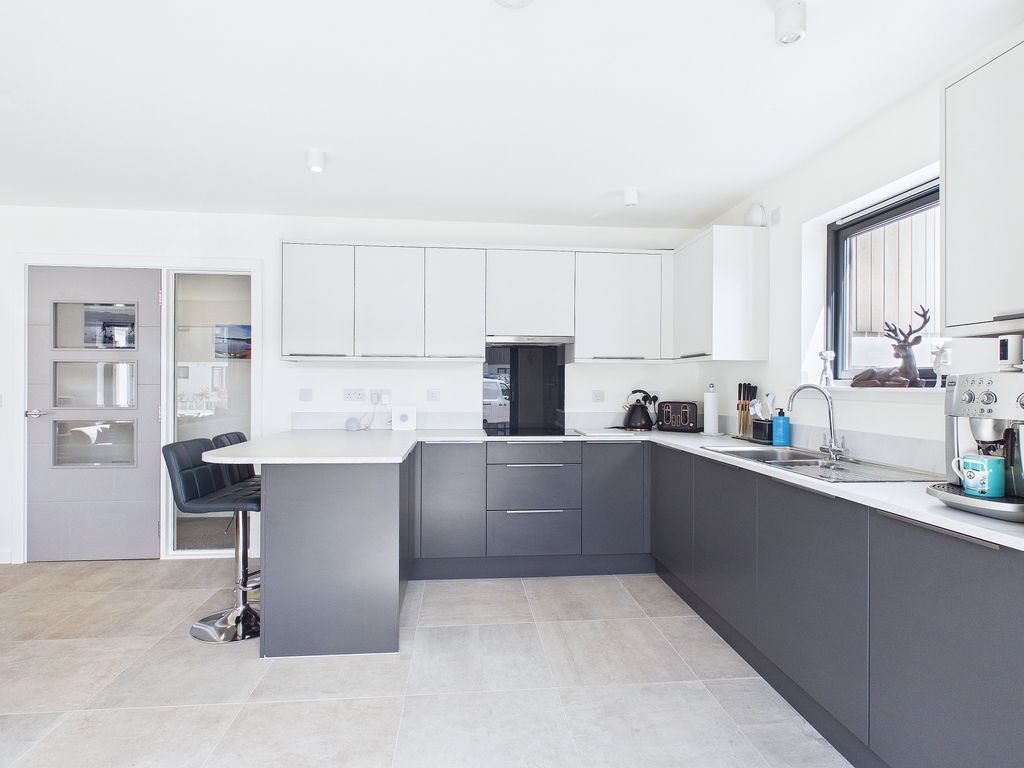 Property photo 3 of 30