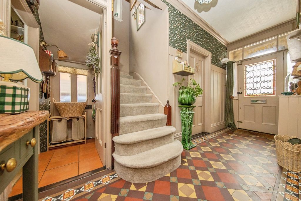 Property photo 3 of 33 Pbox-Img.Jpg