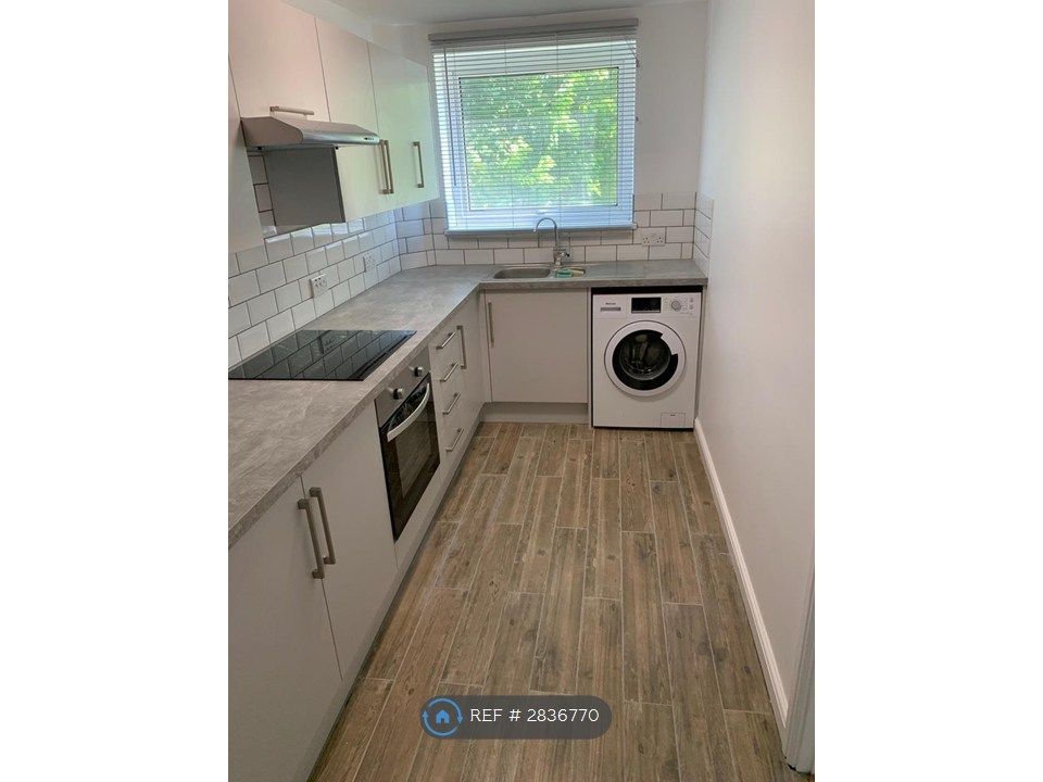 Property photo 3 of 20 Kitchen