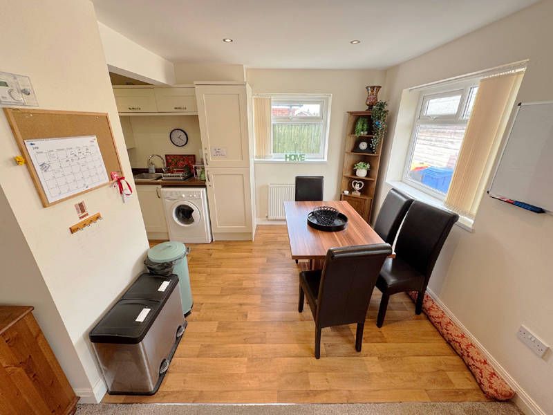 Property photo 3 of 26 Dining Kitchen