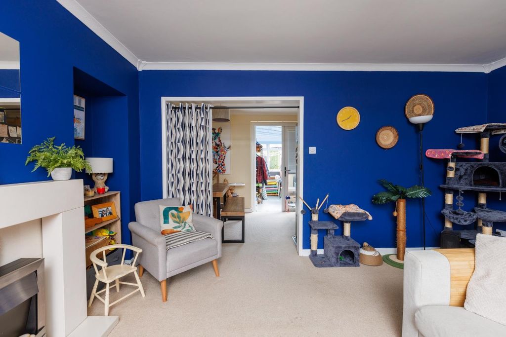 Property photo 3 of 24 3 Shepton Walk-17.Jpg