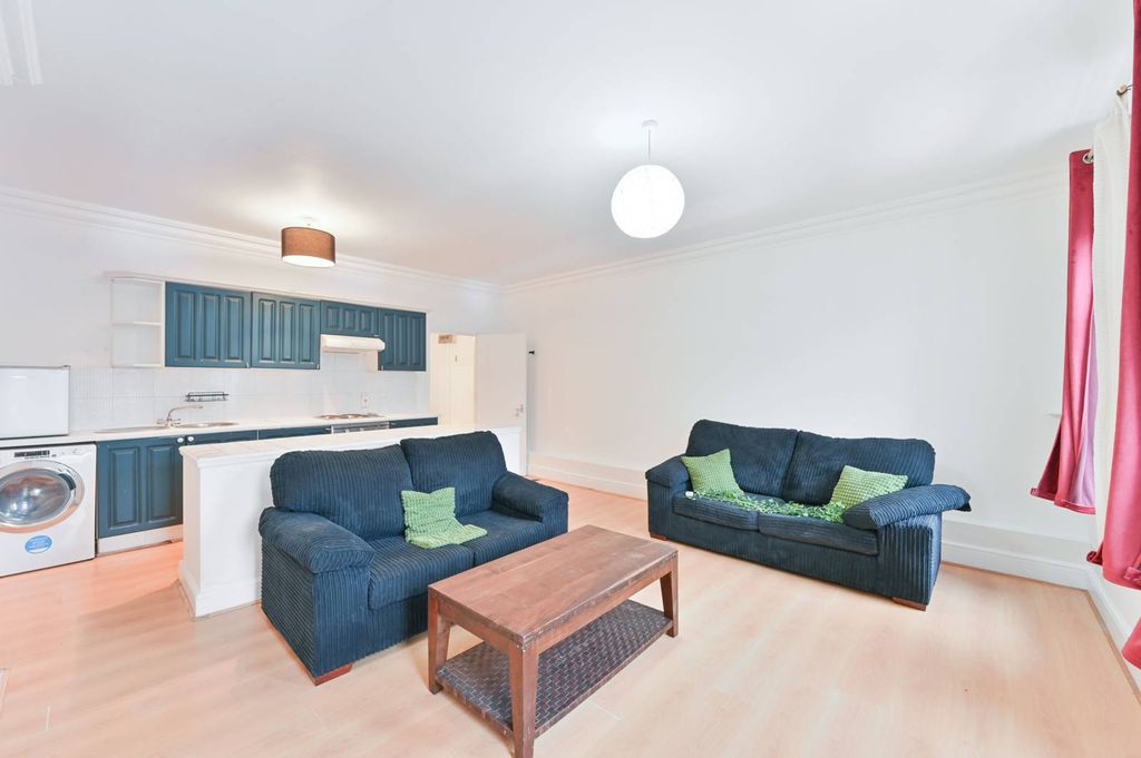 Property photo 2 of 8