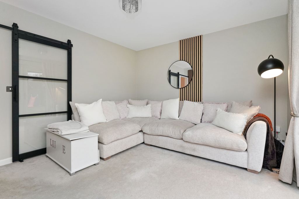 Property photo 2 of 16 Property Image 2