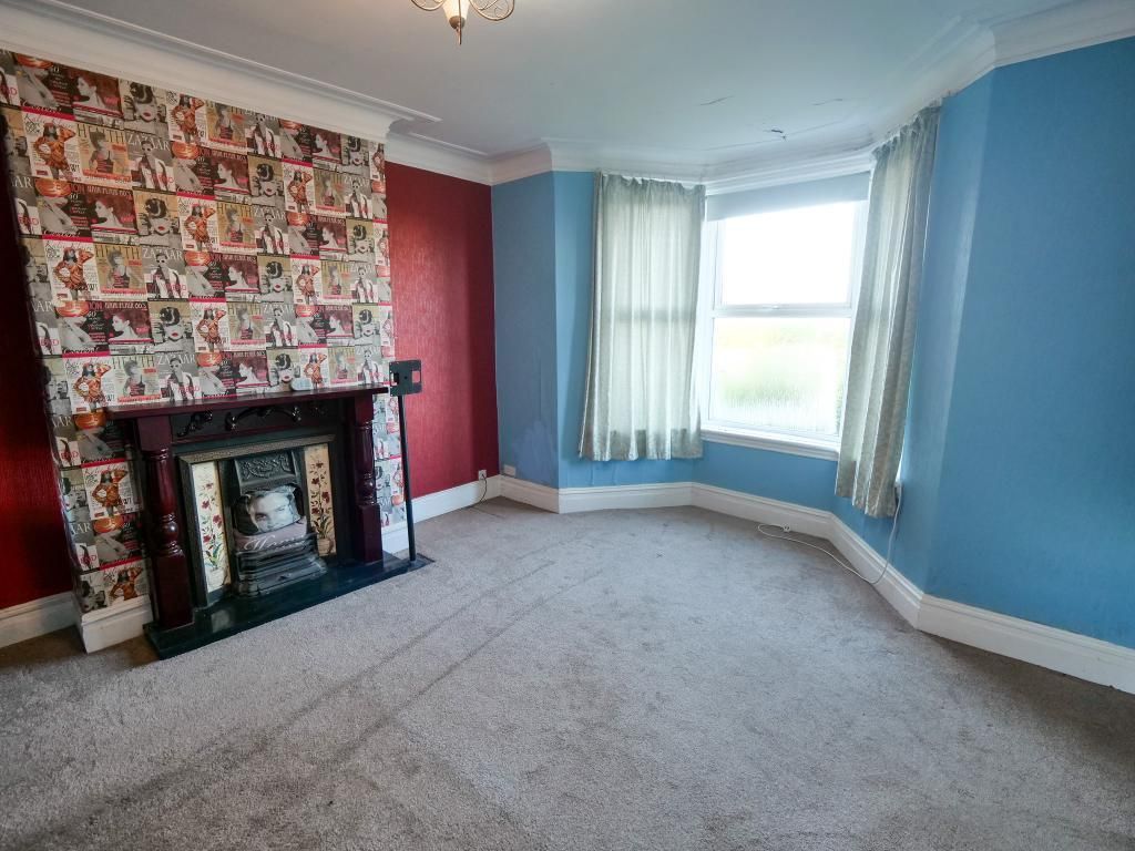 Property photo 3 of 11 Dining Room