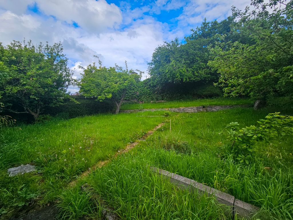 Property photo 3 of 8 4-20250512_112445