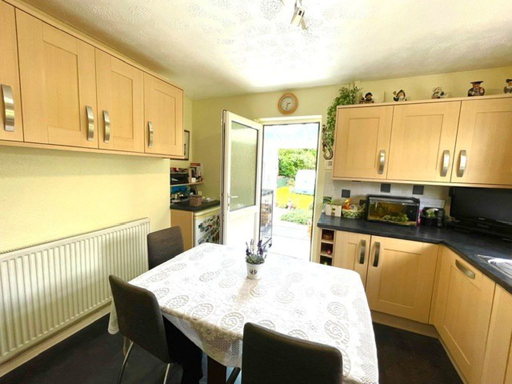 Property photo 3 of 11 Photo 6