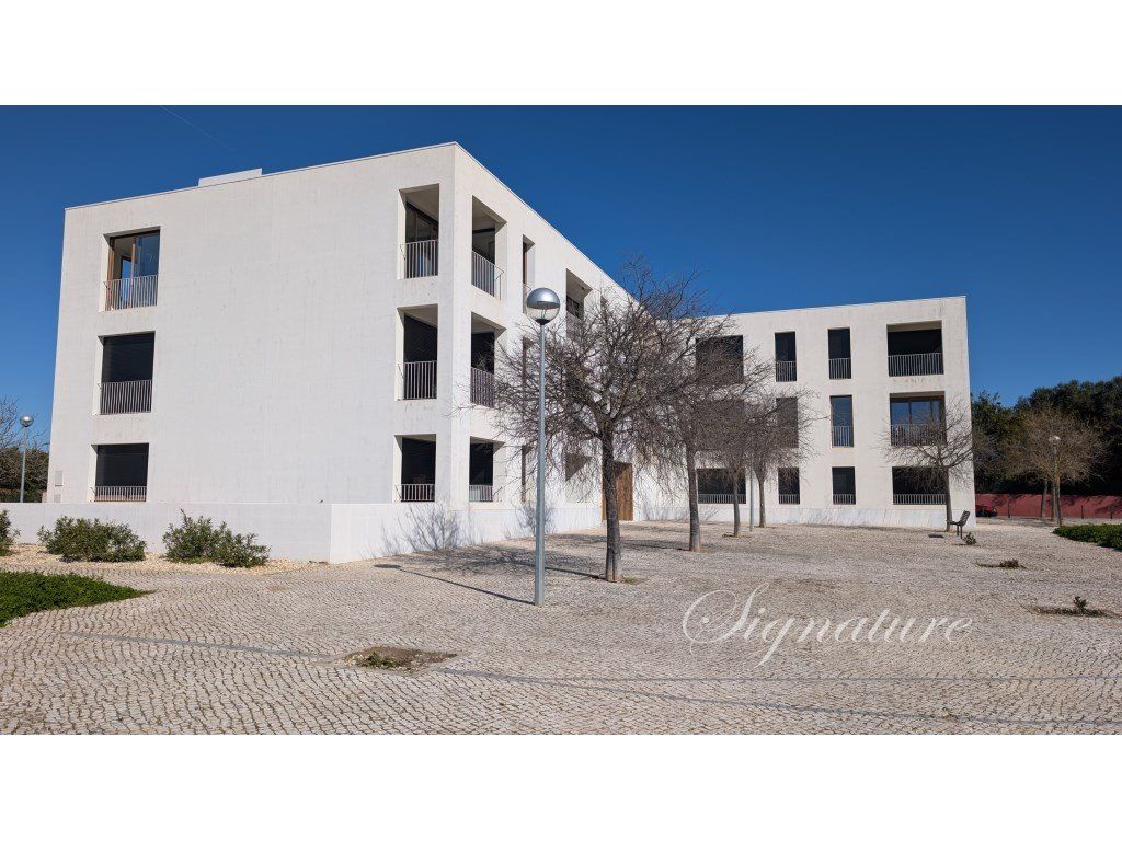 Property photo 1 of 38 Penthouse 3 Bedroom Apartment In A Small Condominium In The Center Of Moncarapacho - Fully Furnished
