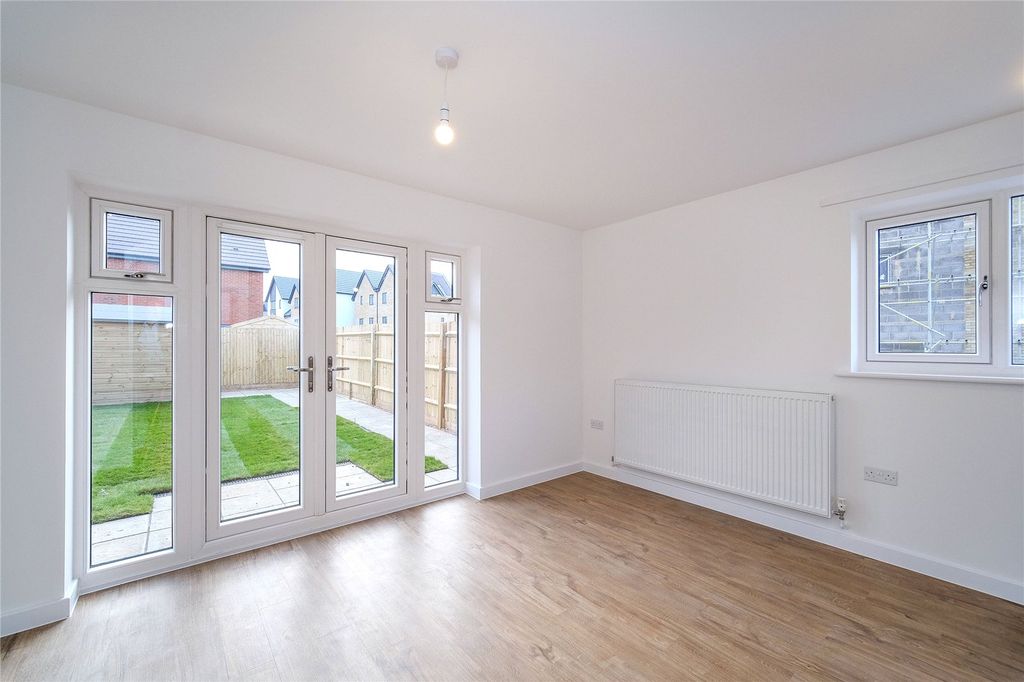 Property photo 3 of 11 Picture No. 15