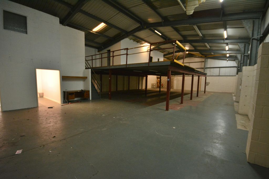 Property photo 2 of 14 Warehouse