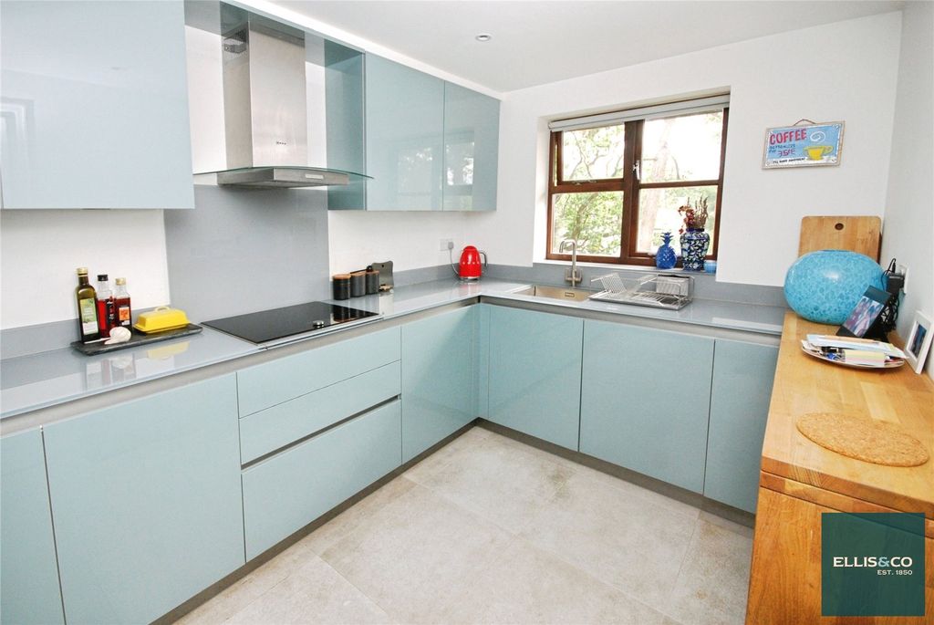 Property photo 1 of 11 Picture No. 10