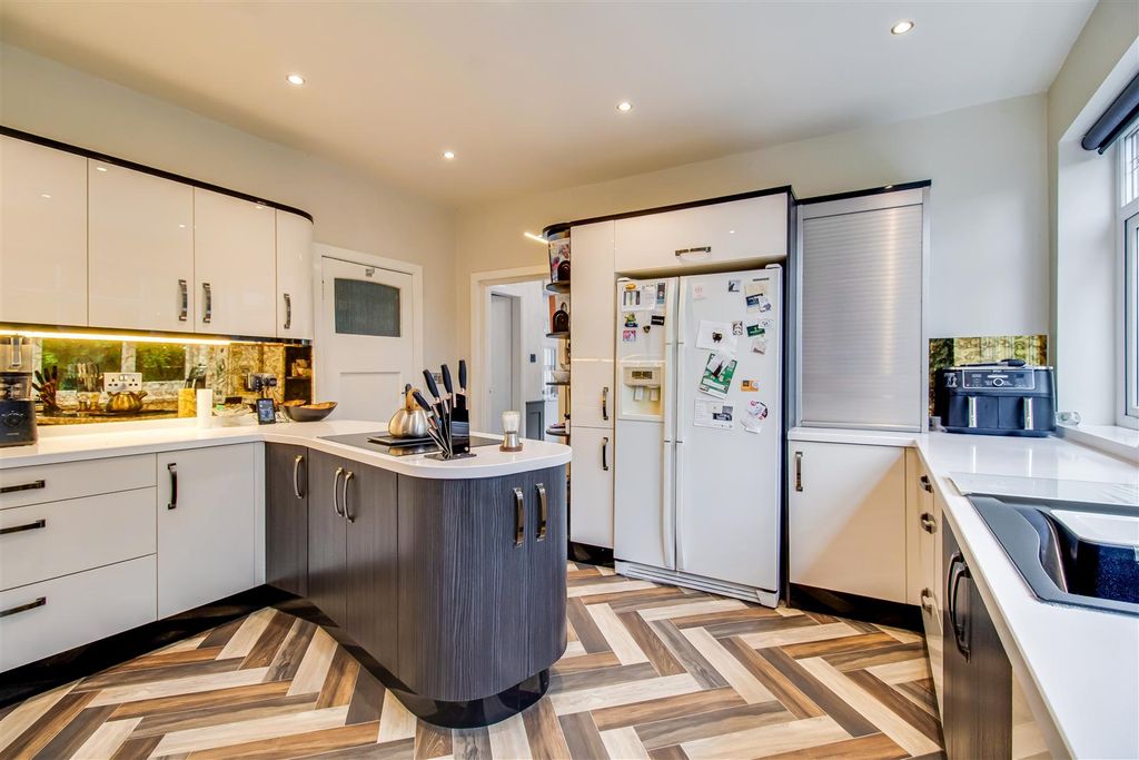 Property photo 3 of 26