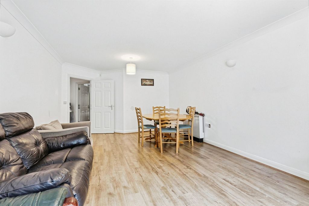 Property photo 3 of 20