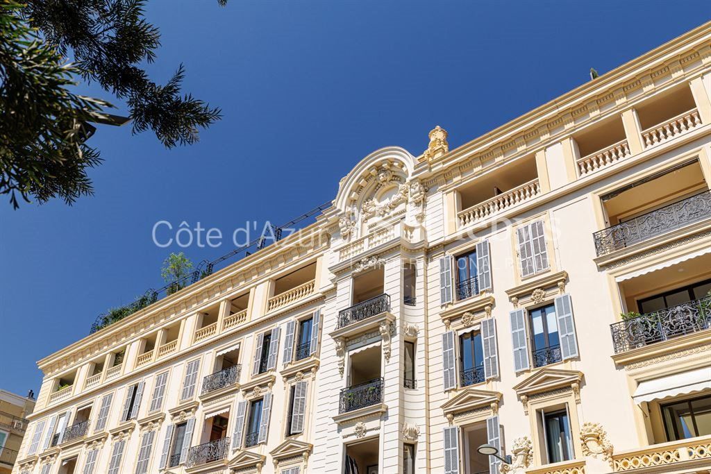 Property photo 1 of 20 Nice Coulée Verte, Grand Hô Renovated 3-Bedroom Apartment With Terrace