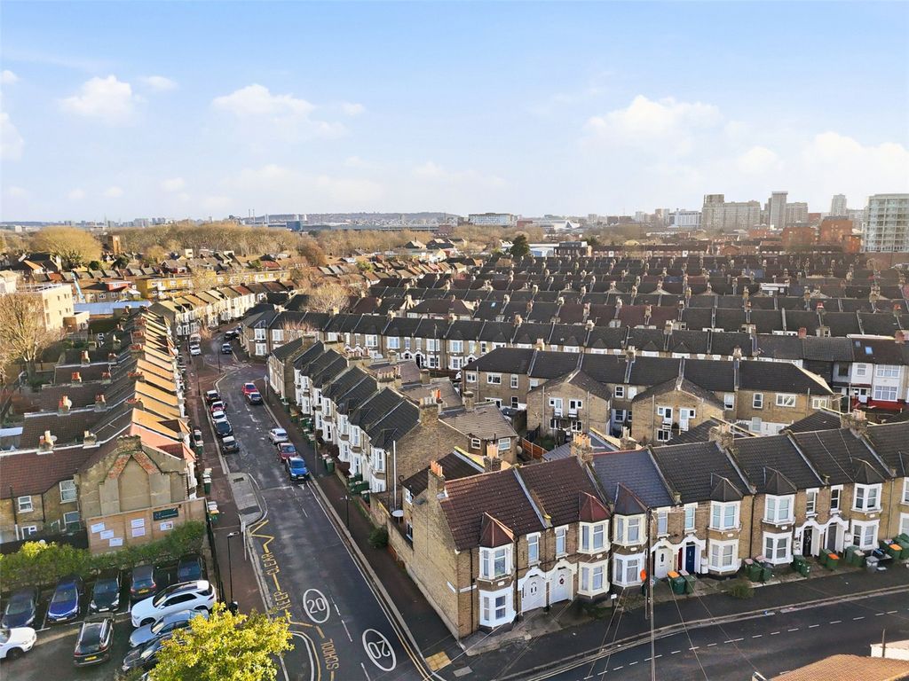 Property photo 2 of 16 Picture No. 02