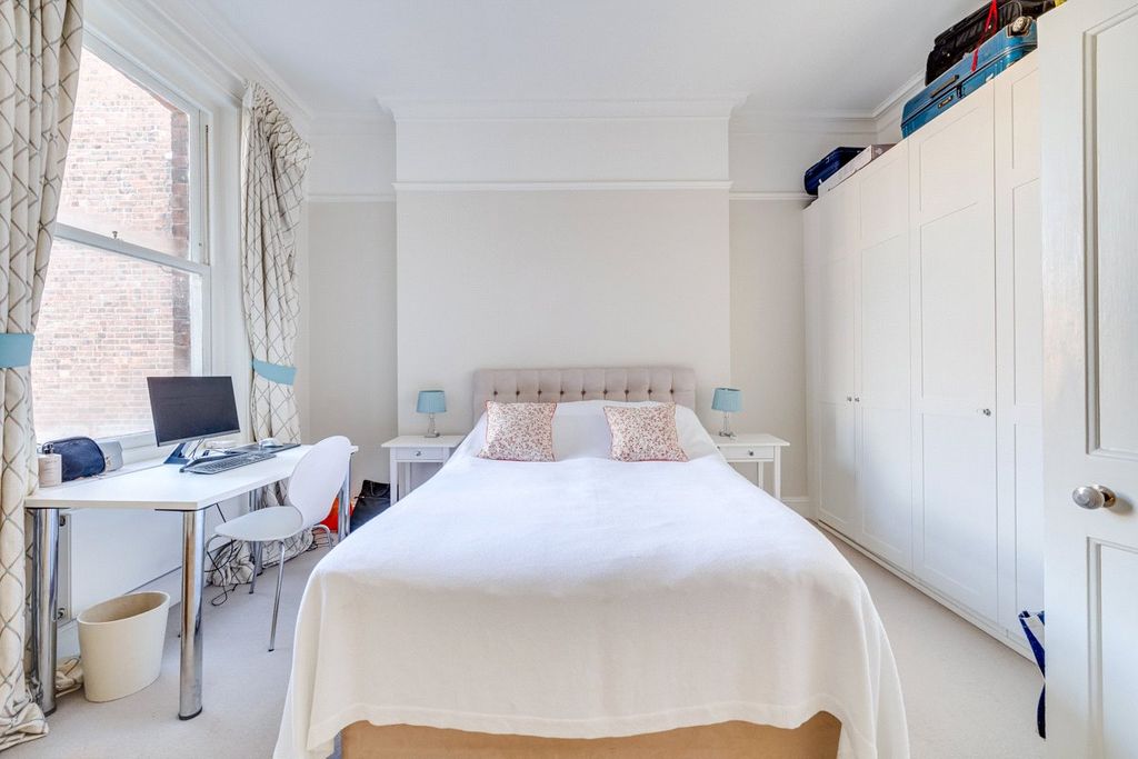 Property photo 3 of 13 Picture No. 16