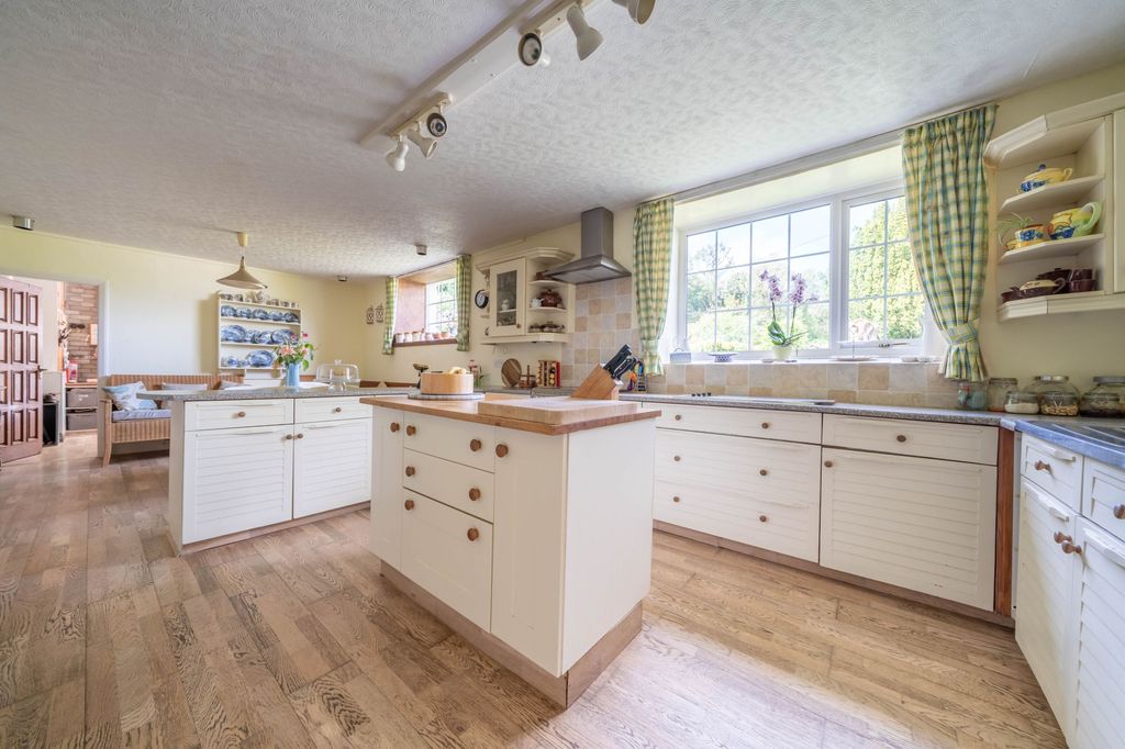 Property photo 1 of 38