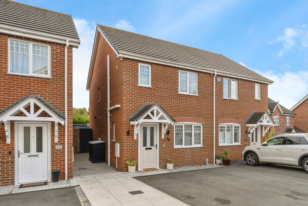 Property photo 1 of 17 Front