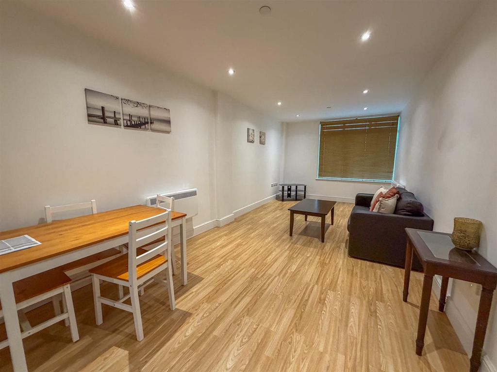 Property photo 2 of 9 59 The Courtyard-5.Jpg