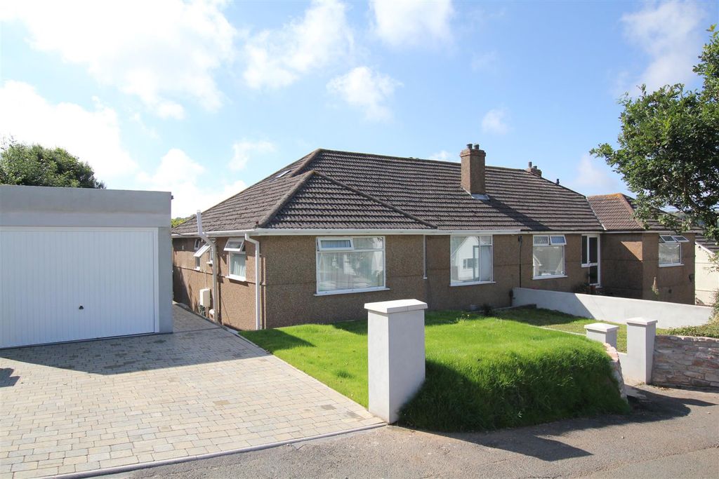 Property photo 1 of 14 8 Burrow Hill Main.Jpg
