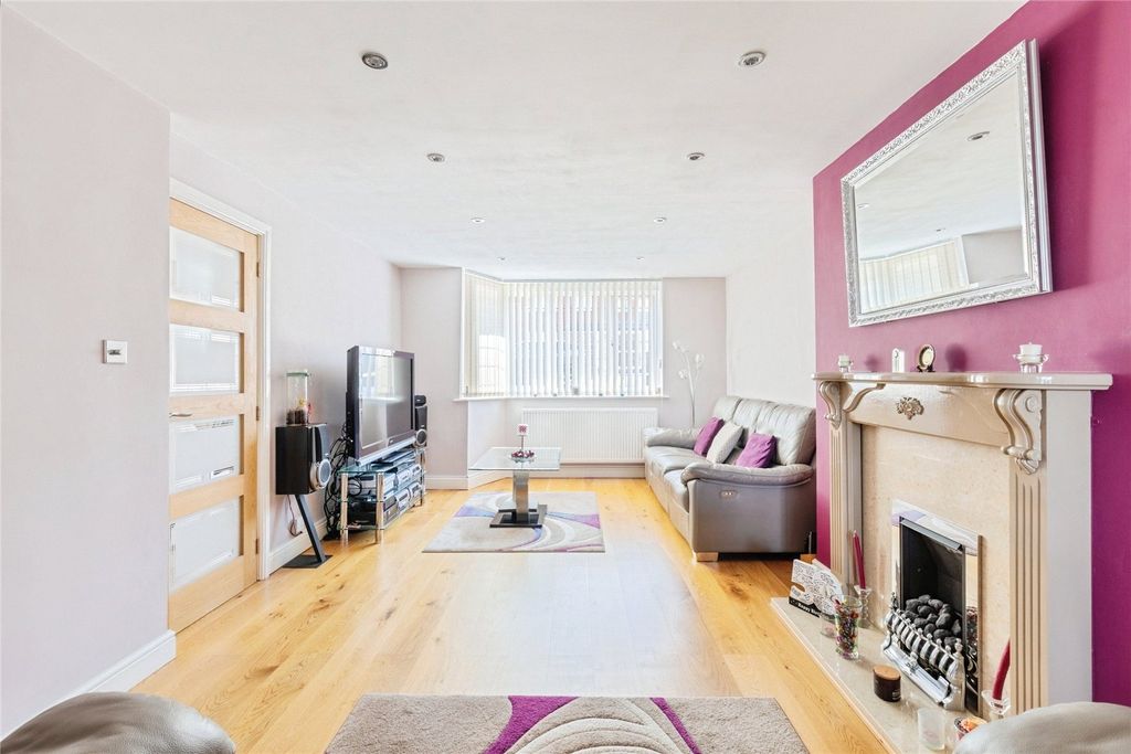 Property photo 3 of 22 Picture No. 02