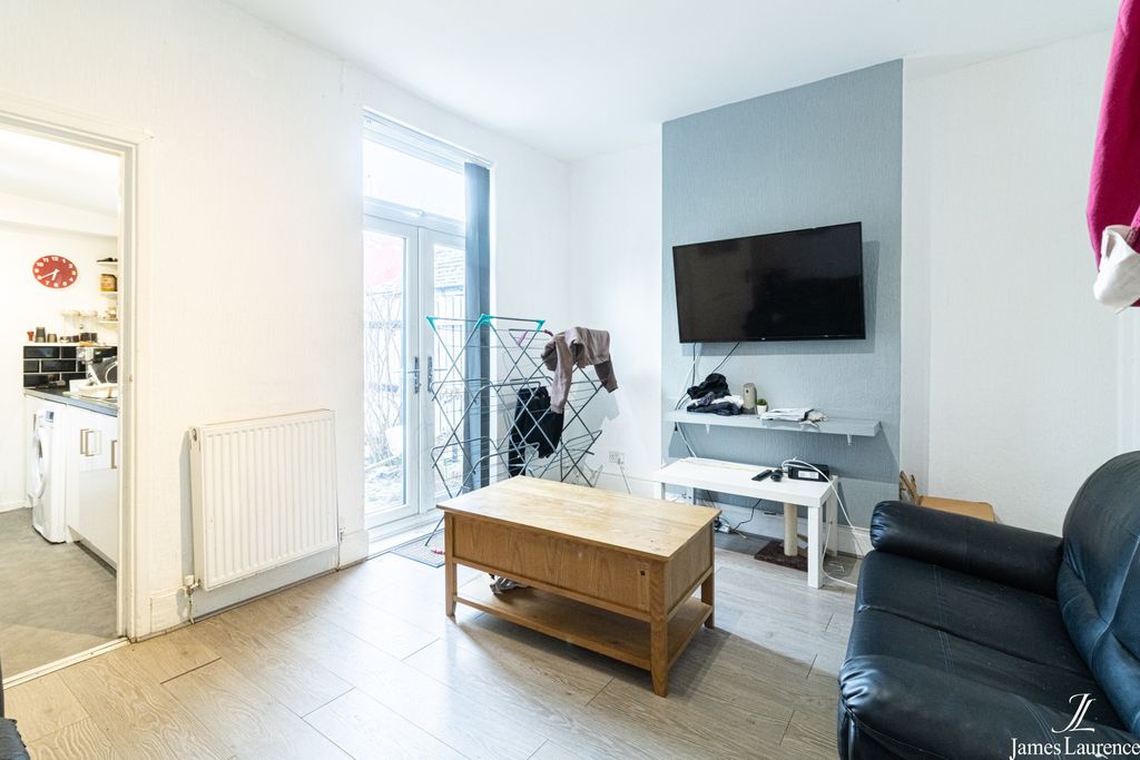 Property photo 2 of 13 8X1A4673-Hdr