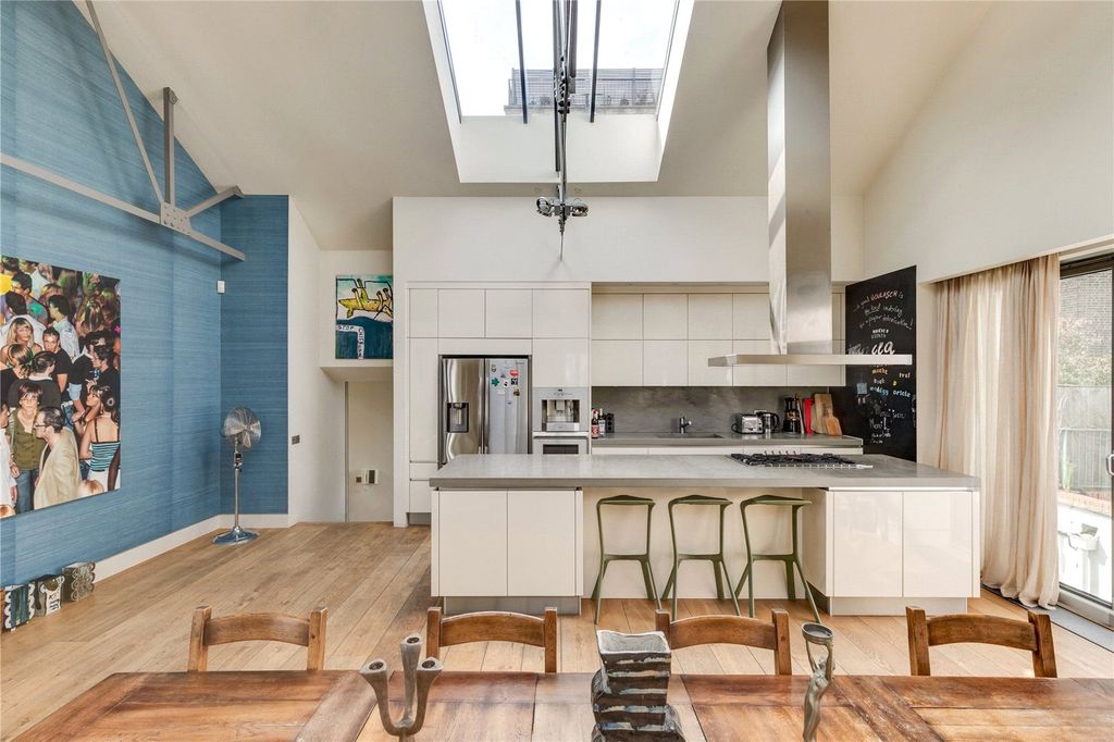 Property photo 3 of 15 Picture No. 12