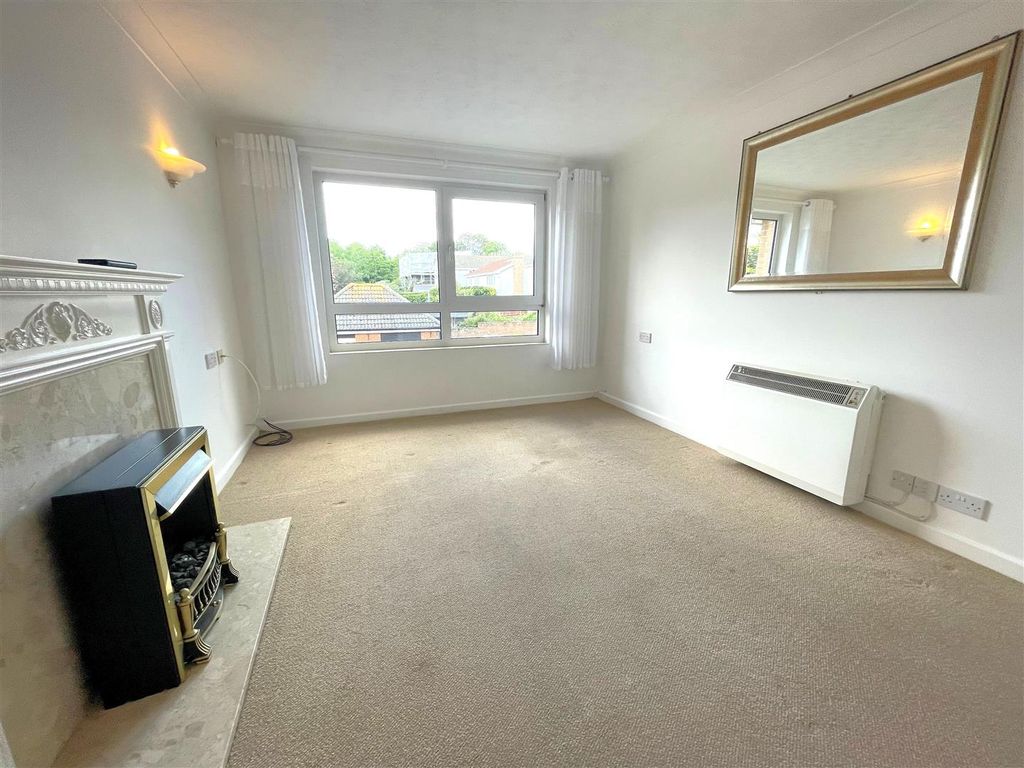 Property photo 3 of 8 2.Jpg