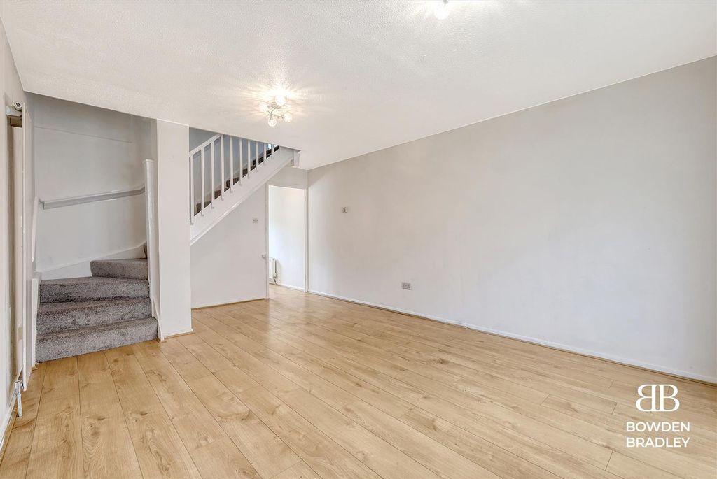 Property photo 3 of 18 Lounge/Diner