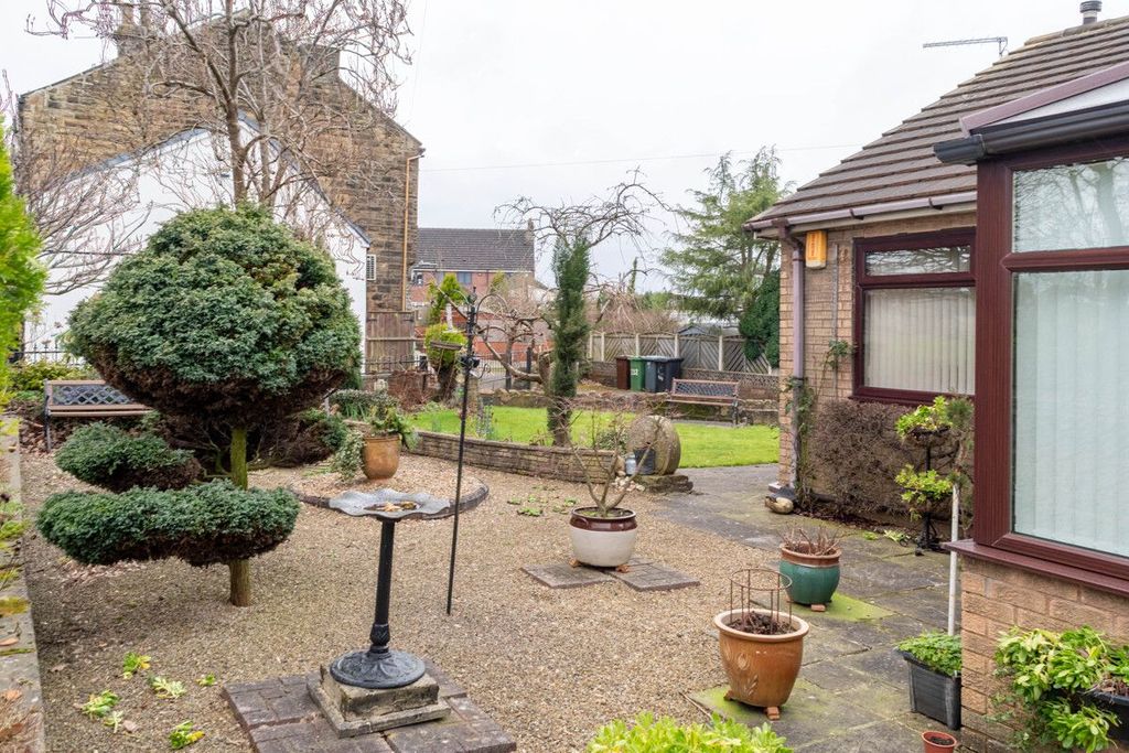 Property photo 2 of 21