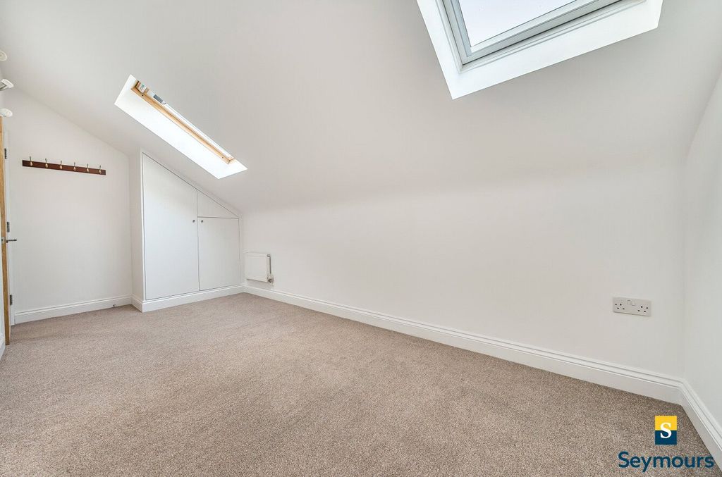 Property photo 2 of 16 Picture No. 21