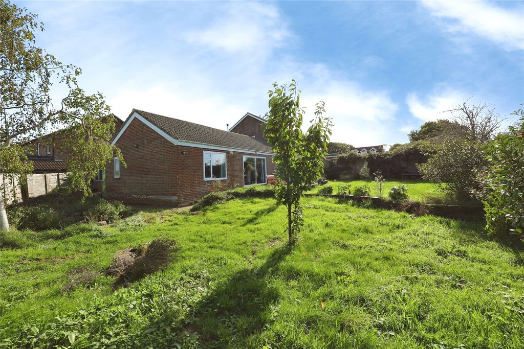 Property photo 2 of 14 Picture No. 16