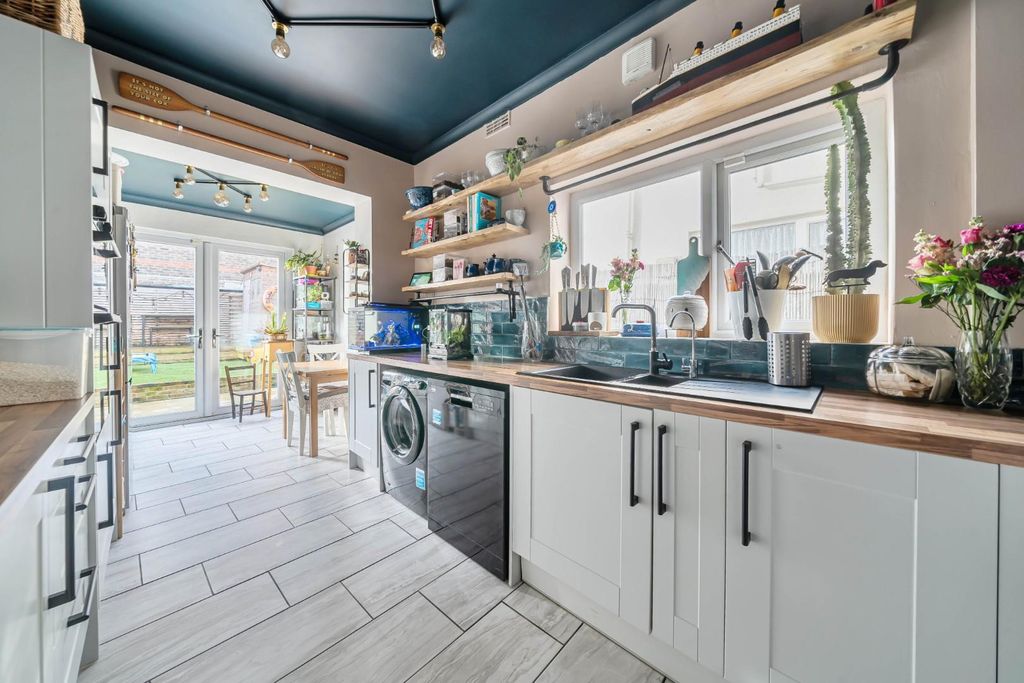 Property photo 3 of 16 1-698Fcba48Aced-1409682-6-698F0F4531Bde-1.Jpg