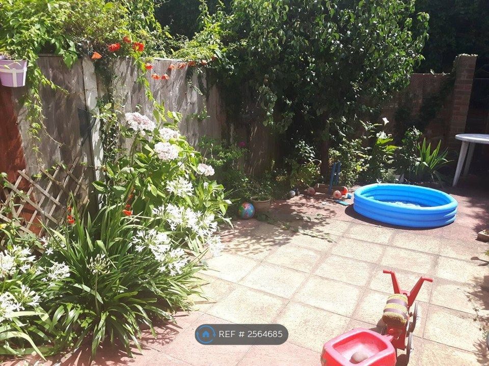 Property photo 2 of 10 Garden