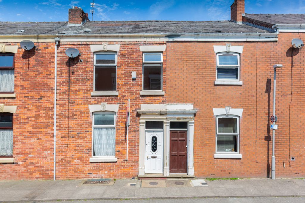 Property photo 1 of 9