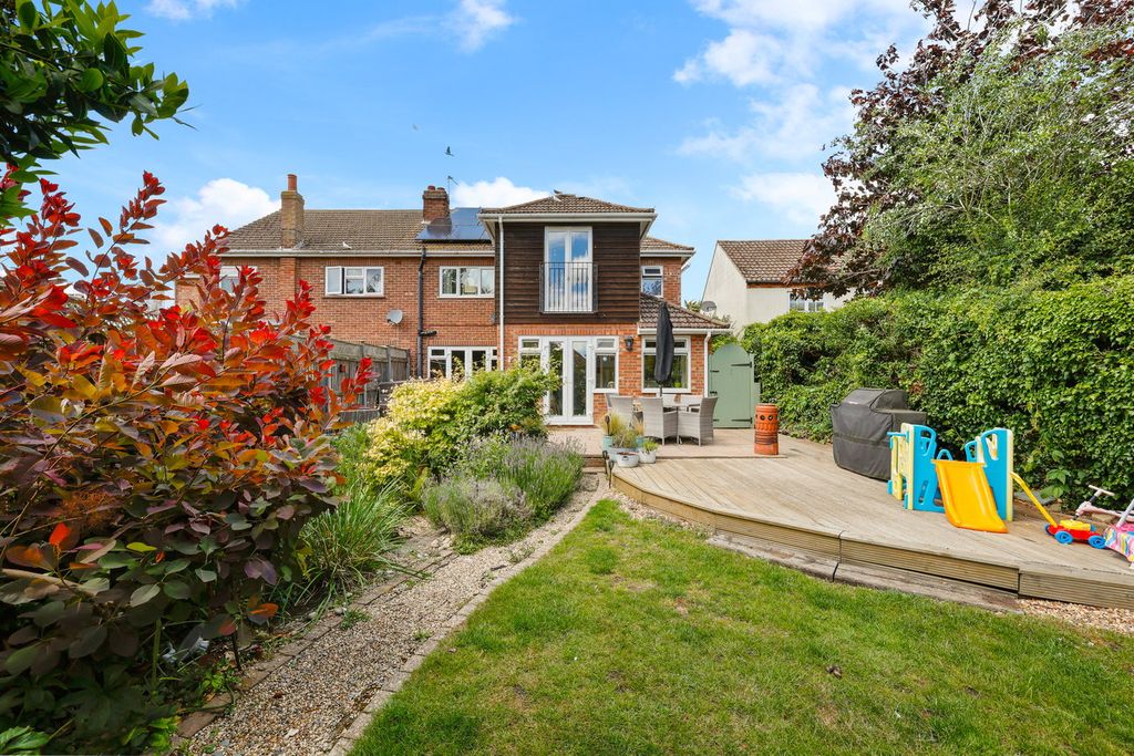 Property photo 2 of 24