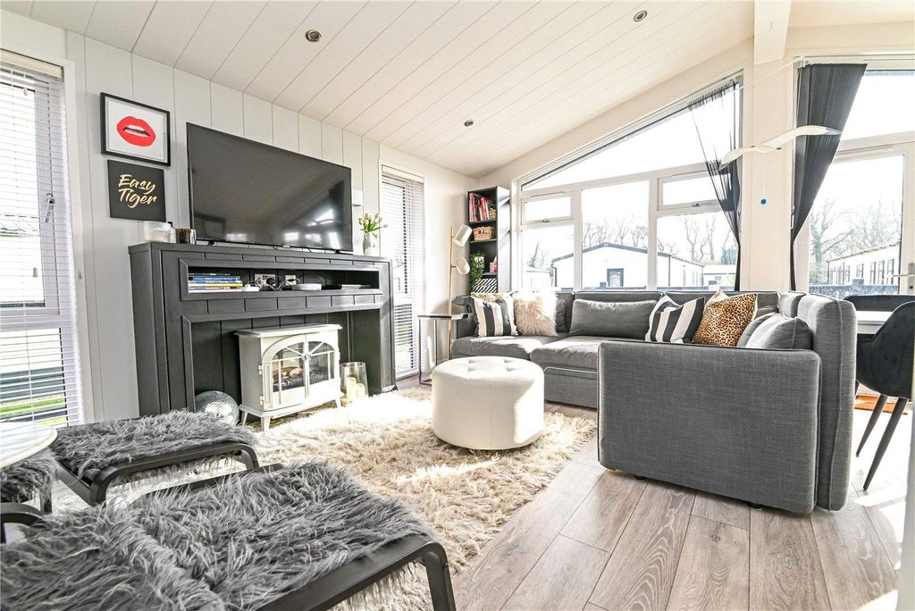 Property photo 3 of 15 Picture No. 04