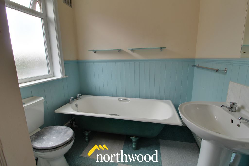 Property photo 3 of 32