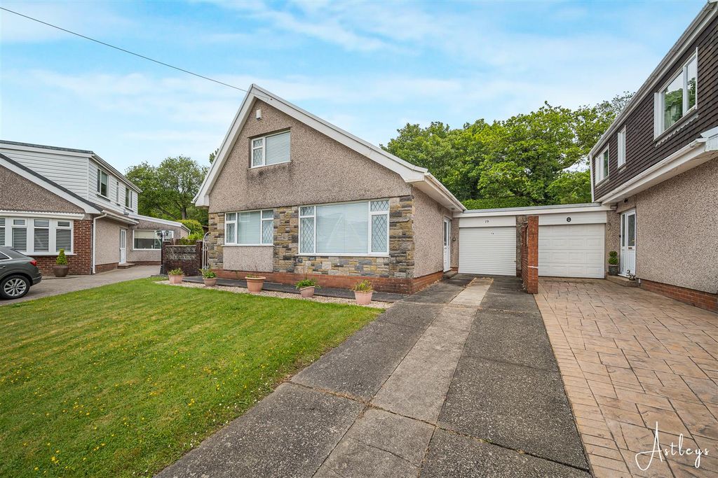Property photo 1 of 19 Main Dwelling