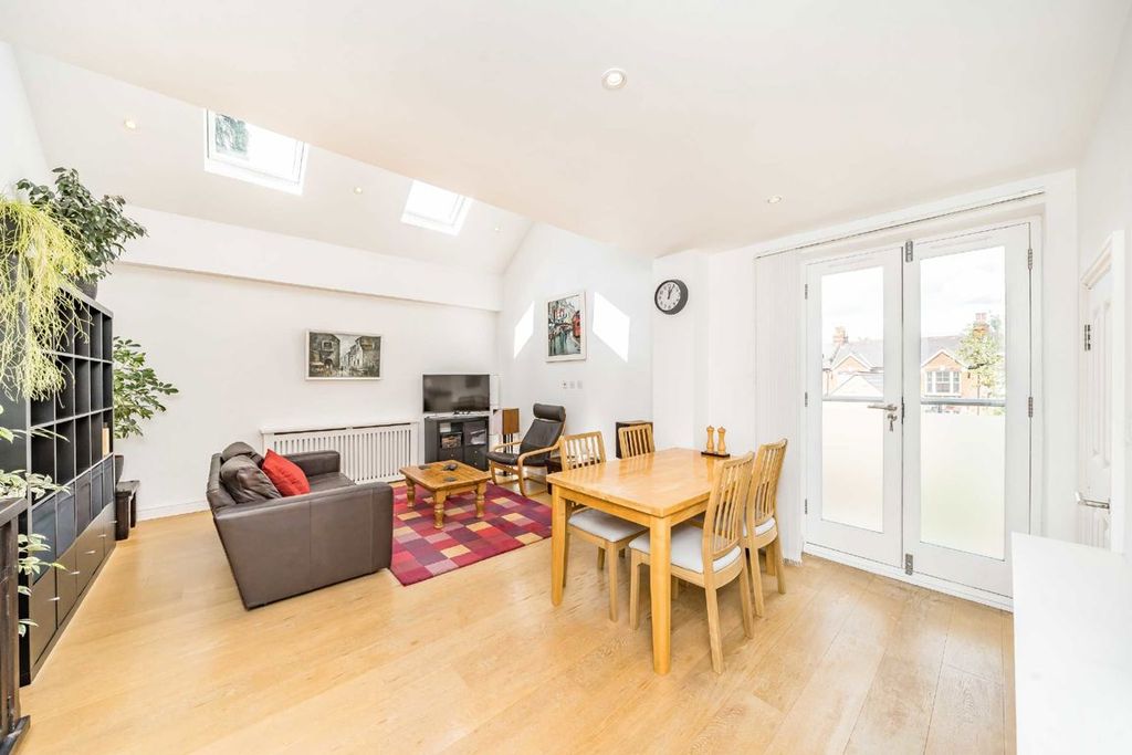 Property photo 2 of 7