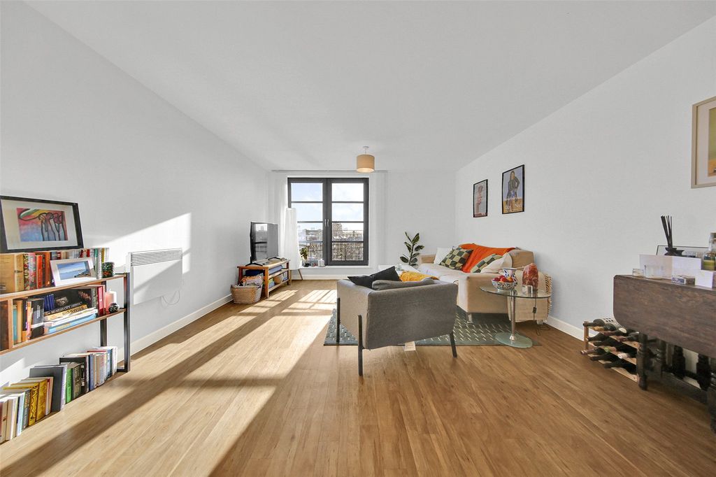 Property photo 3 of 28 Picture No. 10