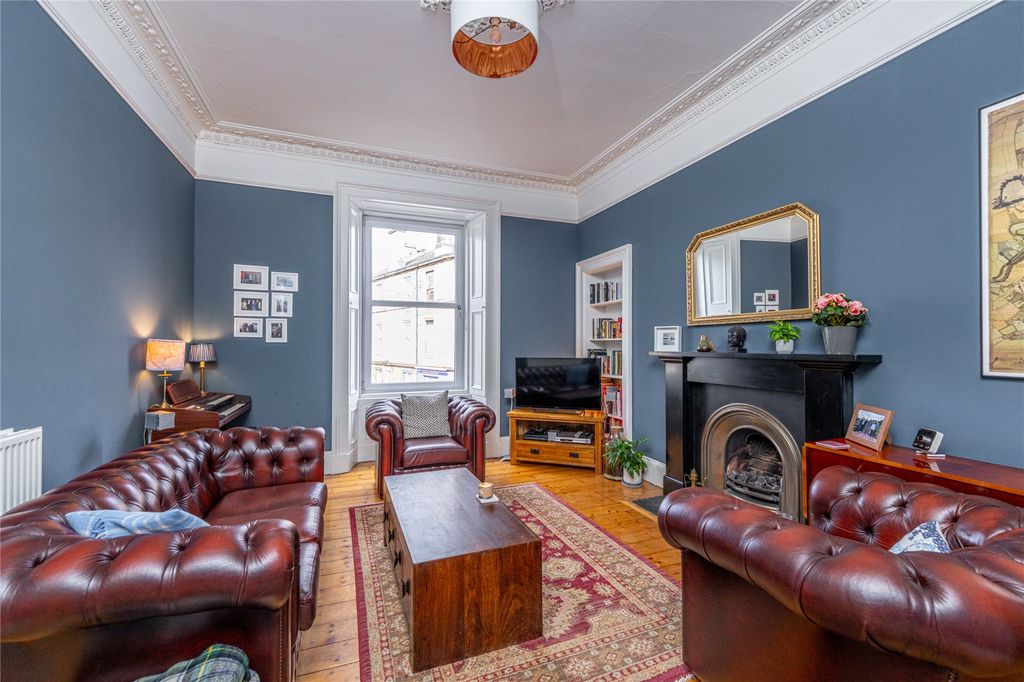 Property photo 2 of 25 Lounge