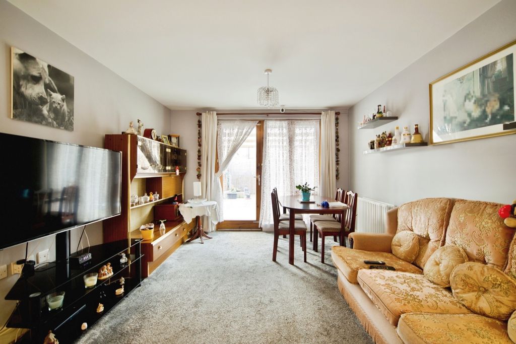 Property photo 3 of 16 Pbox-Img.Jpg