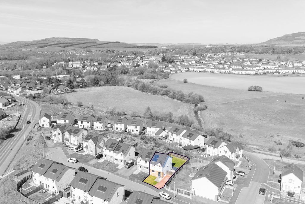 Property photo 2 of 30